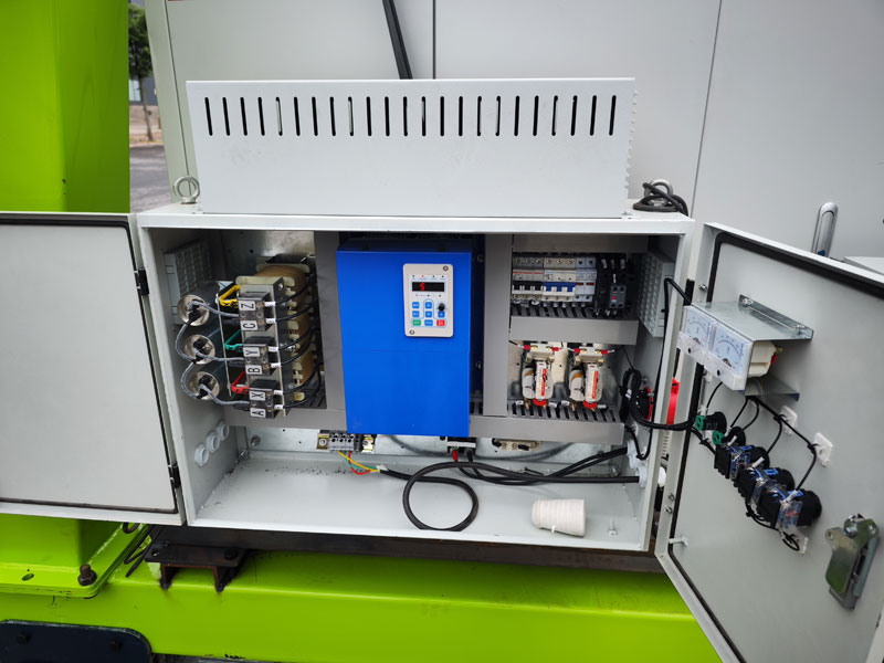 trackless gantry crane drive system